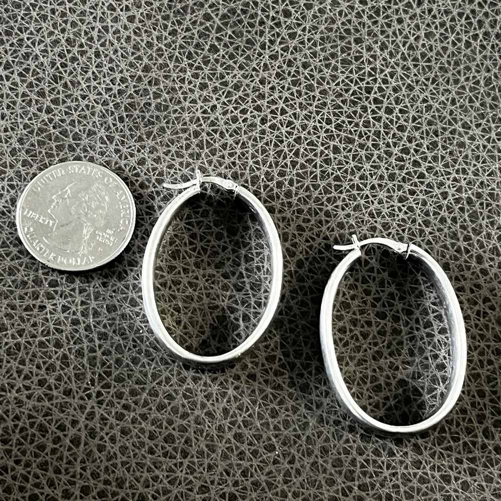 Authentic Sterling Silver Oval Hoops Earrings - M… - image 4